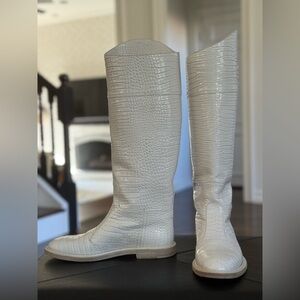 Fendi White Crocodile Embossed Leather Boots - Size 39